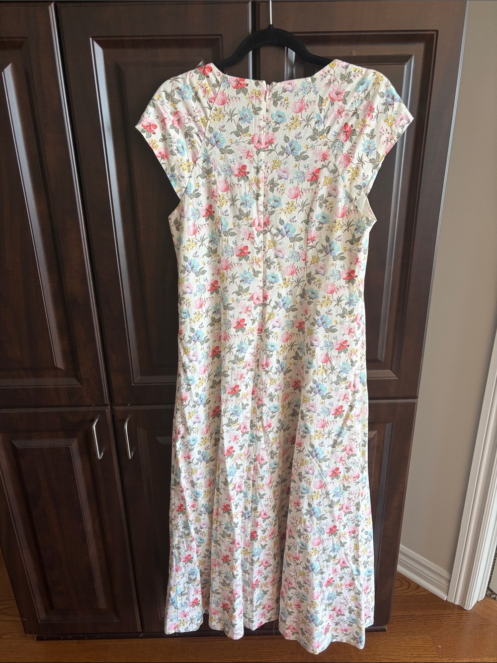 GAP Linen-Blend Cap-Sleeve Maxi Dress - Picture 6 of 8
